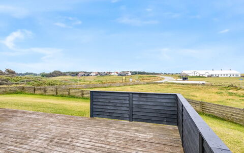 Ima - 60M from the Sea: Sommerhus, Hjem, Hus, Tag, Veranda, Estate, Sidespor, Garden Bygninger, Stuehus, Gård