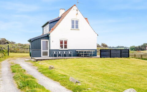Ima - 60M from the Sea: Bil, Hatchback, Familie Bil
