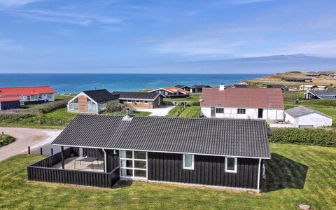 Eyvin - 100M from the Sea: Boligområde, Tag, Forstad, Indkørsel, Estate, Skorsten