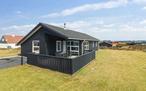 Eyvin - 100M from the Sea: Loft, Gulvbelægning, Indretning, Etage, Kompositmateriale, Møbel, Udvej, Hotel, Design, Dagslys