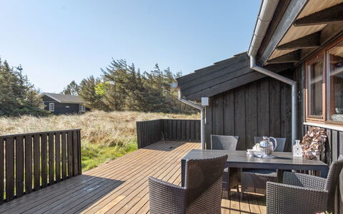 Riana - 375M from the Sea: Svømmepøl, Udendørs Møbler, Møbel, Udvej, Flise, Eco Hotel, Skygge, Stol, Fritid, Estate