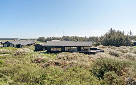 Riana - 375M from the Sea: Svømmepøl, Udendørs Møbler, Møbel, Udvej, Flise, Eco Hotel, Skygge, Stol, Fritid, Estate