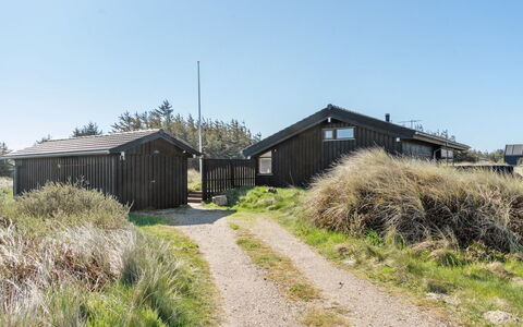 Riana - 375M from the Sea: Svømmepøl, Udendørs Møbler, Møbel, Udvej, Flise, Eco Hotel, Skygge, Stol, Fritid, Estate