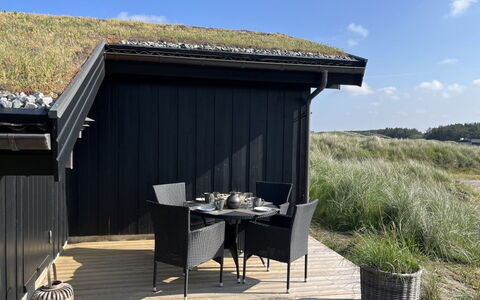 Eelin - 275M from the Sea: Tag, Hus, Hjem, Sommerhus, Sidespor, Estate, Indkørsel, Garden Bygninger, Gård, Skur