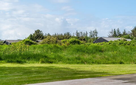 Klakke - 900M from the Sea: Sommerhus, Have, Sidespor, Garden Bygninger, Skygge, Gård, Backyard, Lawn, Stuehus, Landscaping