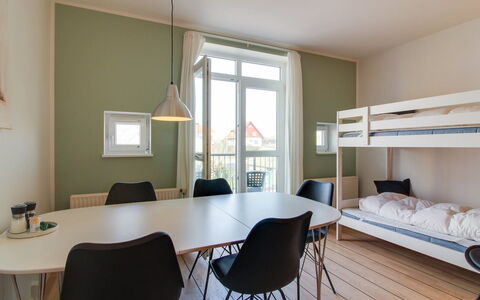 Varnava - 200M from the Sea: Møbel, Indretning, Stol, Gulvbelægning, Bord, Udvej, Etage, Loft, Værelse, Eco Hotel
