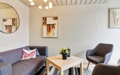Emiliana - 500M from the Sea: Plantesamfund, Sollys, Urteagtig Plante, Have, Plantation, Landbrug, Farm