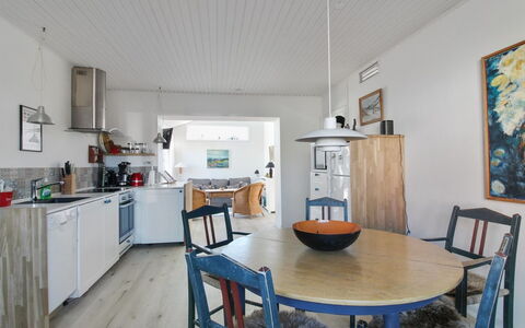Arnke - 125M from the Sea: Hus, Hjem, Tag, Sommerhus, Busk, Sidespor, Dør, Have, Stuehus