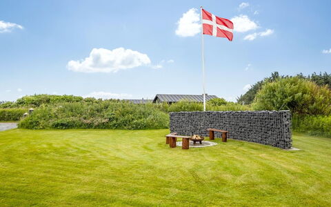 Tinja - 700M from the Sea: Græs, Grøn, Græs-, Land Lot, Landskab, Almindeligt, Lawn, Landdistrikt, Eng