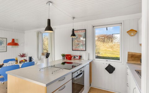 Violeta - 250M from the Sea: Køkken, Træ, Countertop, Køkkenvask, Køkken Apparat, Hjem, Håndvask, Større Bandage, Tap, Loft