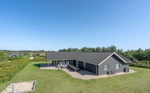 Berenika - 500M from the Sea: Træ, Tag, Arkitektur, Hjem, Hus, Sommerhus, Sidespor, Hårdttræ, Hældning, Estate