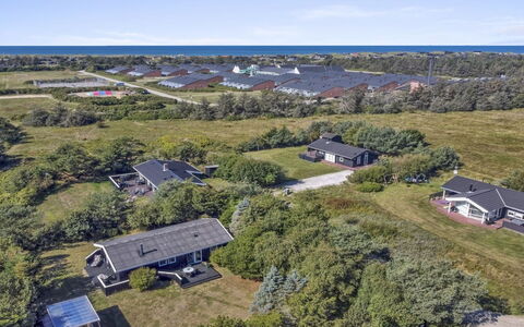 Birgid - 900M from the Sea: Træ, Bejdse, Planke, Hårdttræ, Sommerhus, Dæk, Sidespor, Skygge, Trægulve, Garden Bygninger
