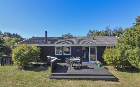 Birgid - 900M from the Sea: Svømmepøl, Udendørs Møbler, Møbel, Udvej, Flise, Eco Hotel, Skygge, Stol, Fritid, Estate