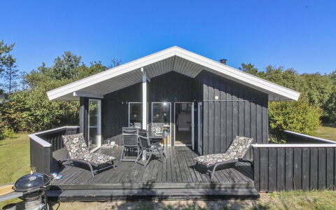 Birgid - 900M from the Sea: Svømmepøl, Udendørs Møbler, Møbel, Udvej, Flise, Eco Hotel, Skygge, Stol, Fritid, Estate
