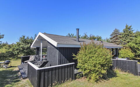 Birgid - 900M from the Sea: Svømmepøl, Udendørs Møbler, Møbel, Udvej, Flise, Eco Hotel, Skygge, Stol, Fritid, Estate