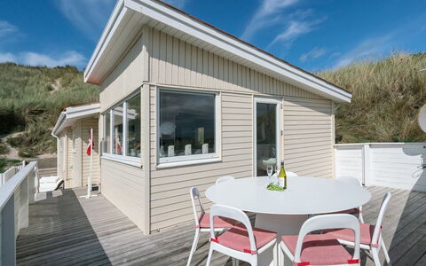 Franja - 100M from the Sea: Træ, Hus, Sommerhus, Hjem, Tag, Landdistrikt, Sidespor, Bjælkehytte, Garden Bygninger, Hårdttræ
