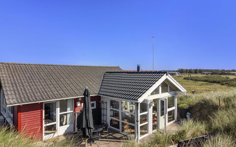 Har - 400M from the Sea: Møbel, Indretning, Stol, Gulvbelægning, Bord, Udvej, Etage, Loft, Værelse, Eco Hotel