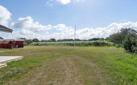 Karlsson - 500M from the Sea: Himmel, Blå, Daytime, Græs, Grøn, Sky, Græs-, Almindeligt, Økoregion, Land Lot