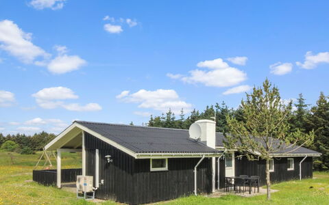 Daje - 600M from the Sea: Hus, Tag, Sommerhus, Hjem, Stuehus, Estate, Eng, Garden Bygninger, Lawn, Skur
