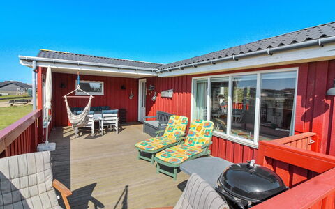 Fiene - 300M from the Sea: Boligområde, Tag, Forstad, Indkørsel, Estate, Skorsten