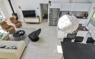 Eveline - 1.5Km from the Sea