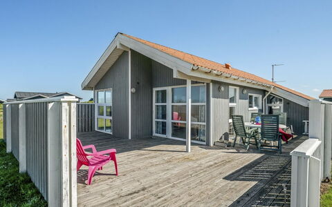 Thorbiorn - 350M from the Sea: Træ, Bejdse, Planke, Hårdttræ, Sommerhus, Dæk, Sidespor, Skygge, Trægulve, Garden Bygninger
