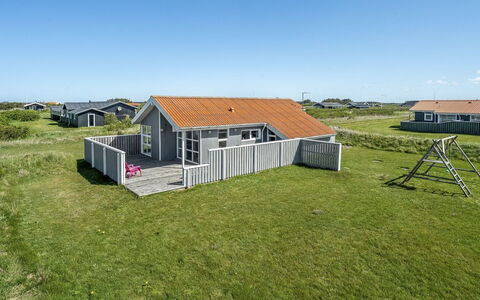 Thorbiorn - 350M from the Sea: Hus, Hjem, Tag, Boligområde, Sommerhus, Estate, Stuehus, Lawn, Landscaping, Sidespor