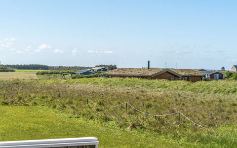 Thorbiorn - 350M from the Sea: Hus, Hjem, Tag, Boligområde, Sommerhus, Estate, Stuehus, Lawn, Landscaping, Sidespor