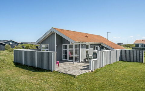 Thorbiorn - 350M from the Sea: Hus, Hjem, Tag, Boligområde, Sommerhus, Estate, Stuehus, Lawn, Landscaping, Sidespor