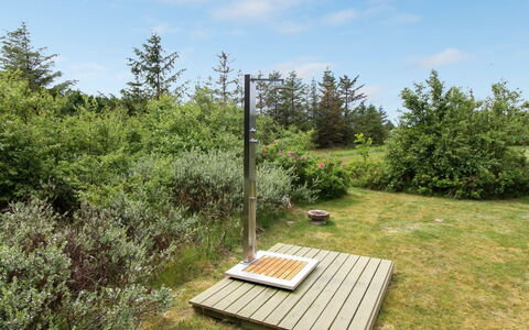 Ele - 900M from the Sea: Hus, Hjem, Dør, Tag, Sommerhus, Estate, Have, Skygge, Sidespor, Gård