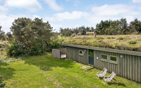 Aiva - 1.5Km from the Sea: Møbel, Indretning, Stol, Gulvbelægning, Bord, Udvej, Etage, Loft, Værelse, Eco Hotel