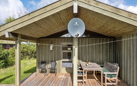 Aiva - 1.5Km from the Sea: Møbel, Indretning, Stol, Gulvbelægning, Bord, Udvej, Etage, Loft, Værelse, Eco Hotel