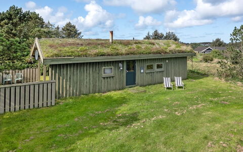 Aiva - 1.5Km from the Sea: Møbel, Indretning, Stol, Gulvbelægning, Bord, Udvej, Etage, Loft, Værelse, Eco Hotel