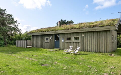 Aiva - 1.5Km from the Sea: Møbel, Indretning, Stol, Gulvbelægning, Bord, Udvej, Etage, Loft, Værelse, Eco Hotel