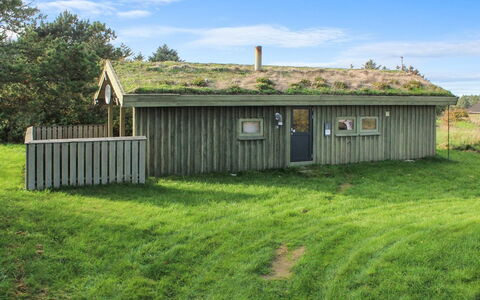 Aiva - 1.5Km from the Sea: Møbel, Indretning, Stol, Gulvbelægning, Bord, Udvej, Etage, Loft, Værelse, Eco Hotel