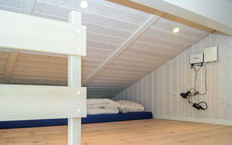 Tayna - 300M from the Sea: Sommerhus, Have, Sidespor, Garden Bygninger, Skygge, Gård, Backyard, Lawn, Stuehus, Landscaping