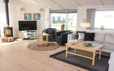 Tayna - 300M from the Sea: Hjem, Sommerhus, Veranda, Sidespor, Stuehus, Udendørs Struktur