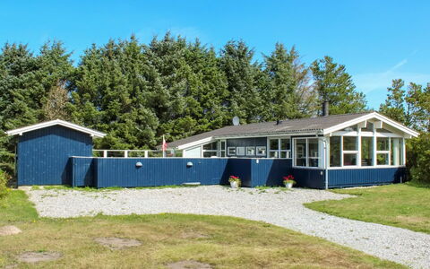 Gitten - 600M from the Sea: Tag, Hus, Hjem, Sommerhus, Sidespor, Estate, Indkørsel, Garden Bygninger, Gård, Skur