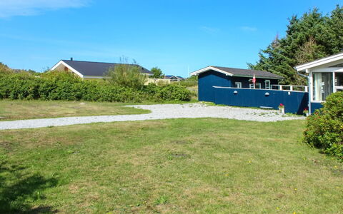 Gitten - 600M from the Sea: Tag, Hus, Hjem, Sommerhus, Sidespor, Estate, Indkørsel, Garden Bygninger, Gård, Skur