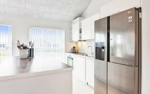 Edgar - 1.5Km from the Sea: Køkken, Indretning, Gulvbelægning, Køkken Apparat, Countertop, Loft, Etage, Træ, Større Bandage, Møbel