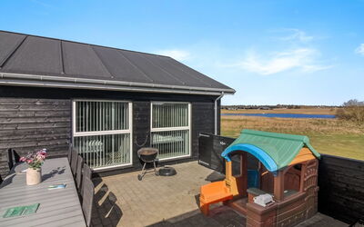 Edgar - 1.5Km from the Sea