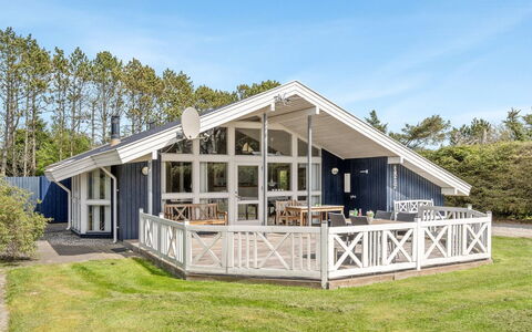 Sonke - 500M from the Sea: Tag, Sommerhus, Hjem, Skygge, Sidespor, Stuehus, Veranda, Udendørs Struktur, Garden Bygninger