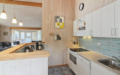 Sonke - 500M from the Sea