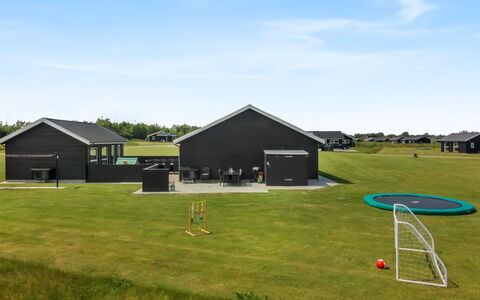 Dwerg - 1.5Km from the Sea: 