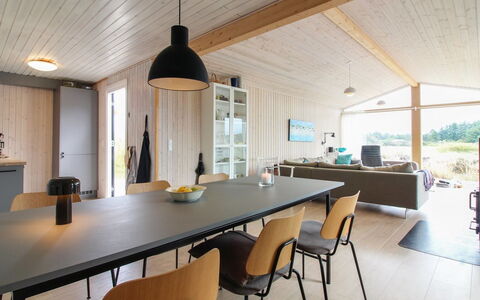 Marino - 480M from the Sea: Træ, Møbel, Køkken & Spisebord, Loft, Hjem, Bord, Stol, Lysarmatur, Spisestue, Hårdttræ