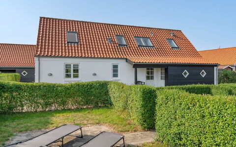 Pelagija - 900M from the Sea: Tag, Hus, Hjem, Sommerhus, Estate, Stuehus, Lawn, Gård, Sidespor, Landscaping