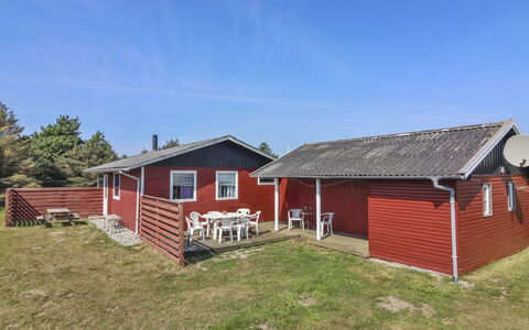 Jule - 600M from the Sea: Græs, Hus, Tag, Hjem, Sommerhus, Land Lot, Landdistrikt, Lawn, Gård, Estate