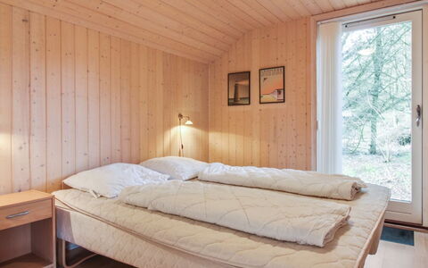 Synnöve - 550M from the Sea: Soveværelse, Træ, Seng, Indretning, Loft, Sengetøj, Sengetøj, Værelse, Etage, Bed Frame
