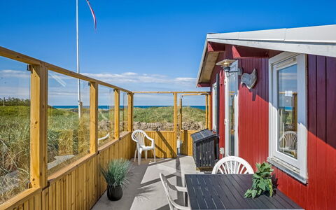 Marius - 200M from the Sea: Træ, Hus, Sommerhus, Hjem, Tag, Landdistrikt, Sidespor, Bjælkehytte, Garden Bygninger, Hårdttræ