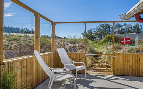Marius - 200M from the Sea: Træ, Hus, Sommerhus, Hjem, Tag, Landdistrikt, Sidespor, Bjælkehytte, Garden Bygninger, Hårdttræ
